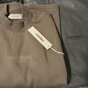 NWT Fear of God Essentials FW22 Relaxed Crewneck Wood FOG-FW22-685